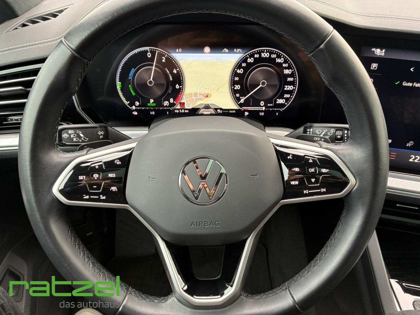 Fahrzeugabbildung Volkswagen Touareg Elegance 4Mot. eHyb. El. Panodach Navi L