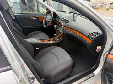 Mercedes E 220 - 12