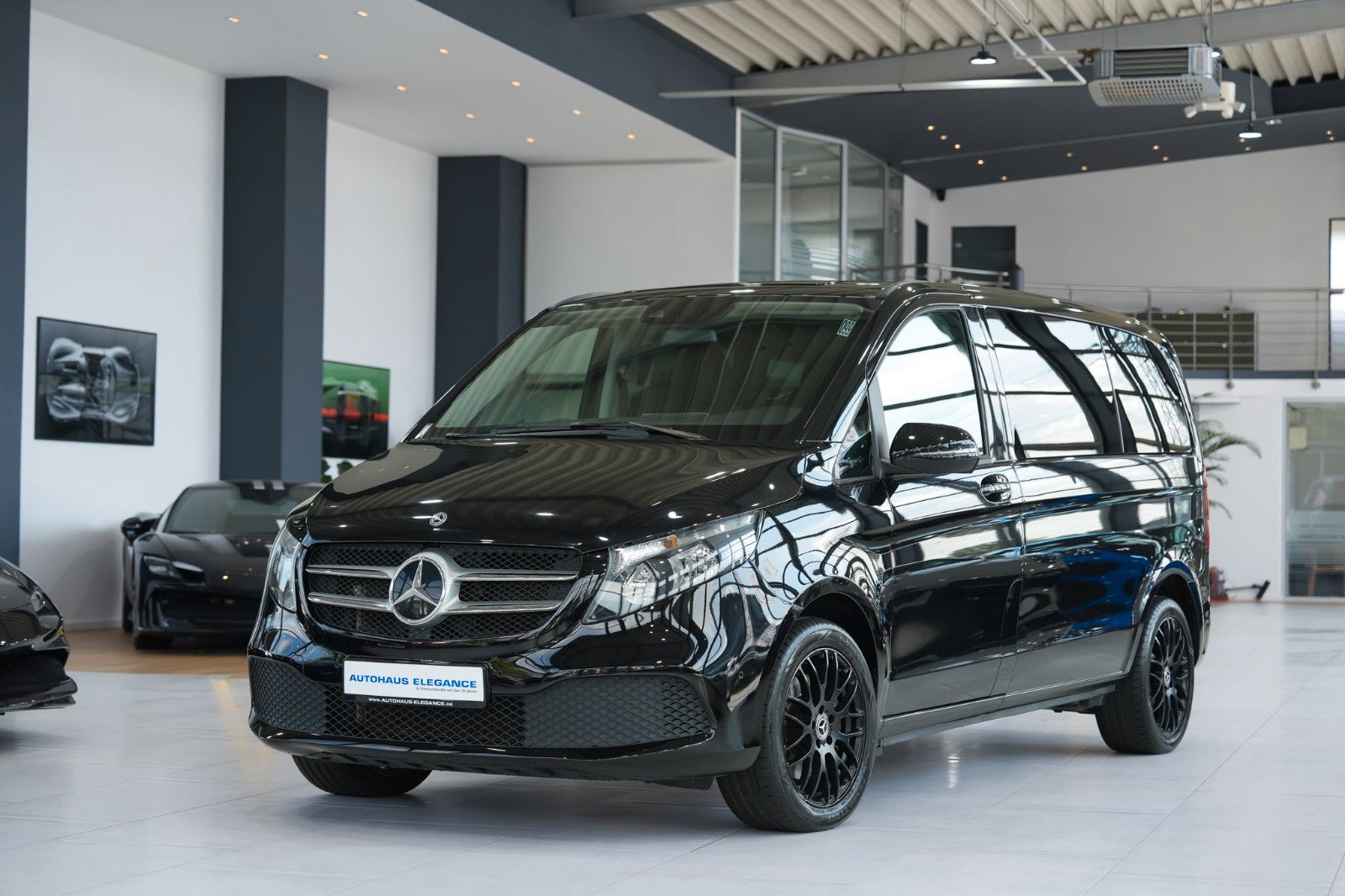 Mercedes V 220 - 1