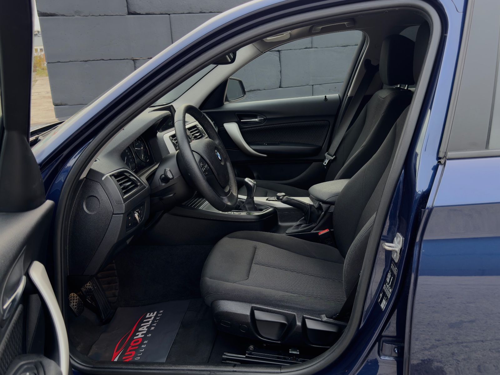 Fahrzeugabbildung BMW 118i Advantage SHZ PDC Temp. Lim. LED 2Z-Klima