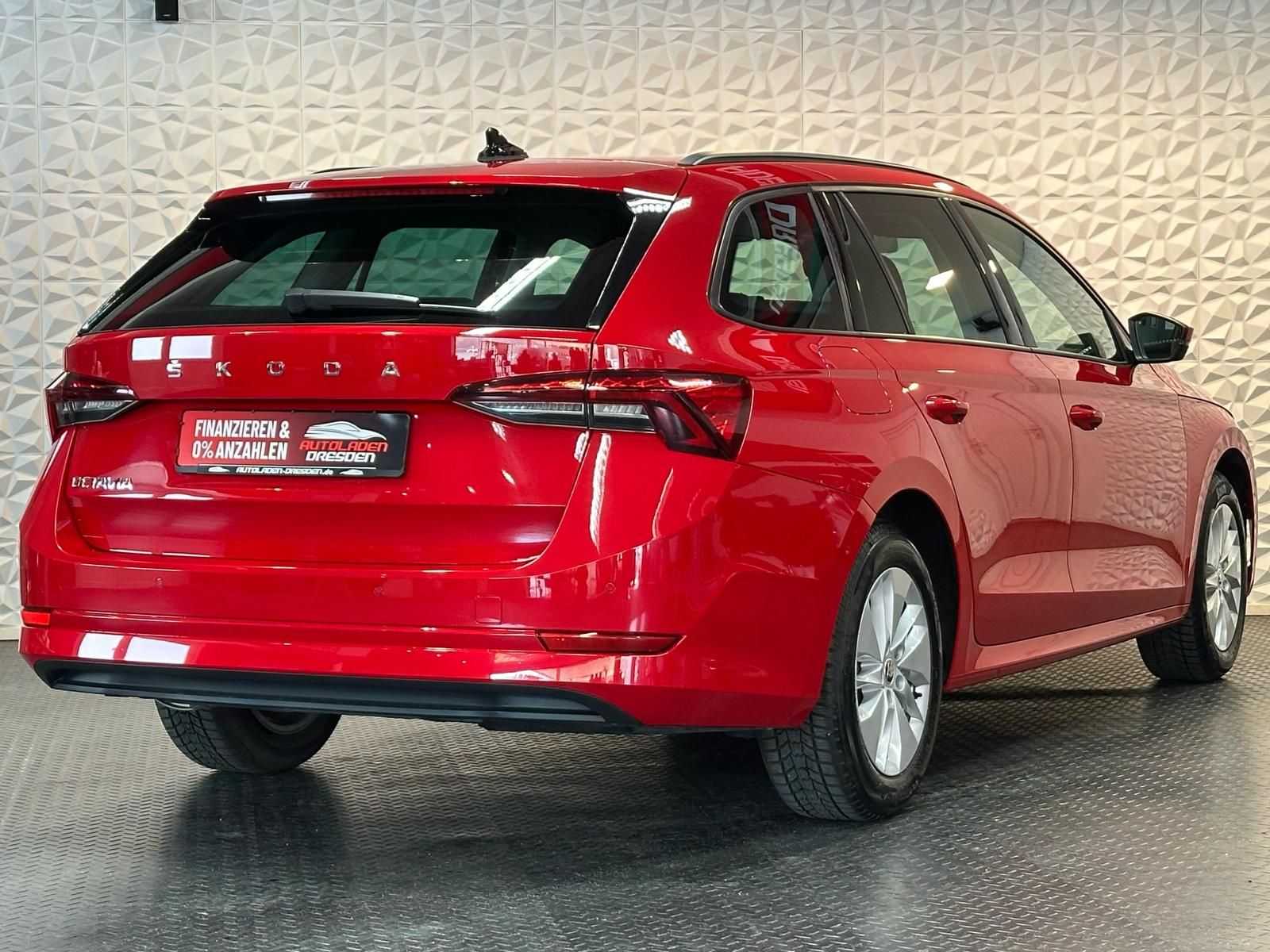 SKODA Octavia 1.5TSI AMBITION LED#ACC#SPUR#VIRTUAL#DAB - Image 8