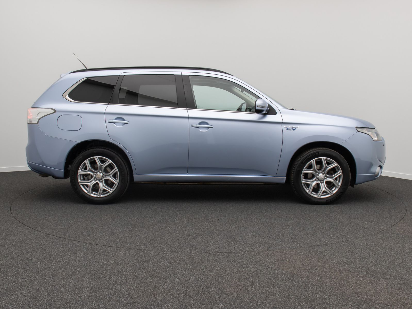 Fahrzeugabbildung Mitsubishi Outlander PHEV Instyle 4WD Kamera Soundsystem LM