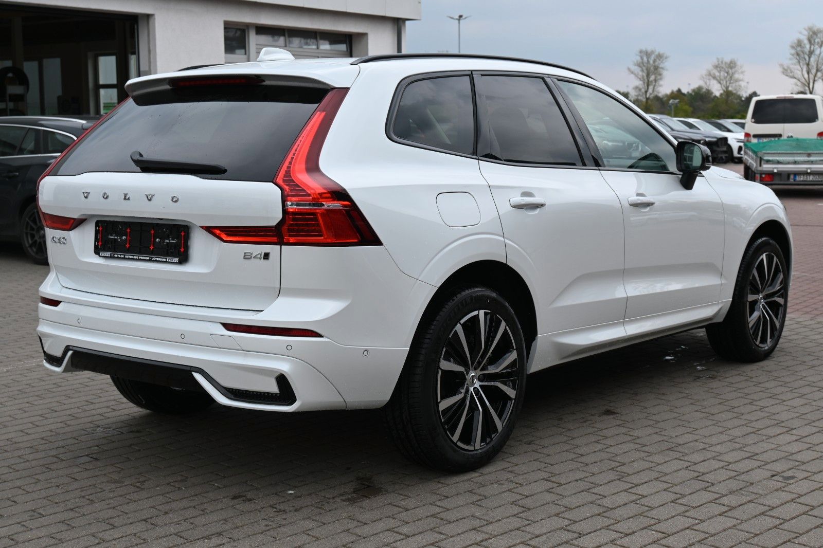 Fahrzeugabbildung Volvo XC60 B4 D Autom. Plus Dark*STDHZG*360°*H&K*ACC