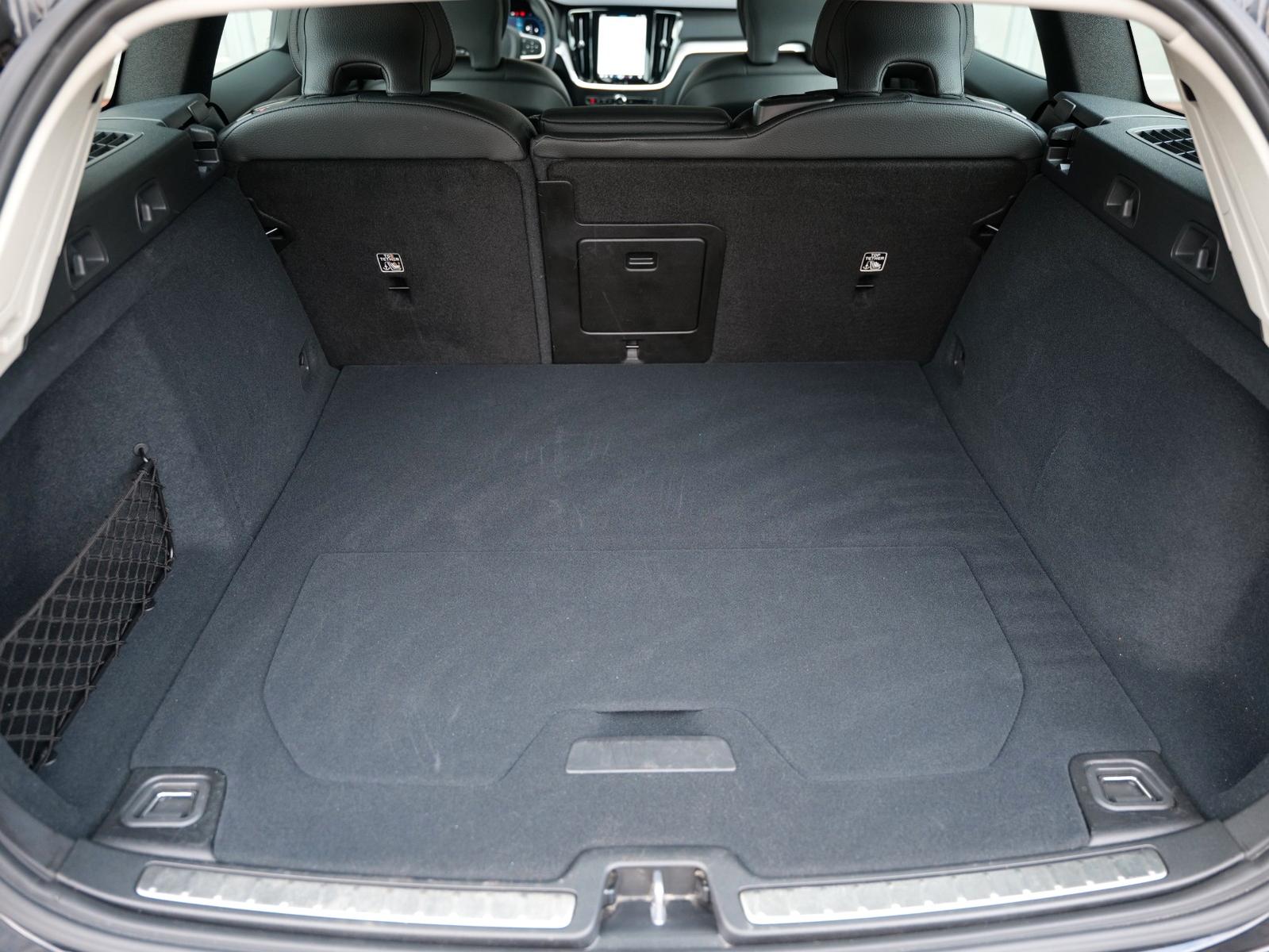 Volvo V60 B4 Core LEDER+NAVI+4xSHZ+KEYLESS+PDC+CAM, миниатюра 27