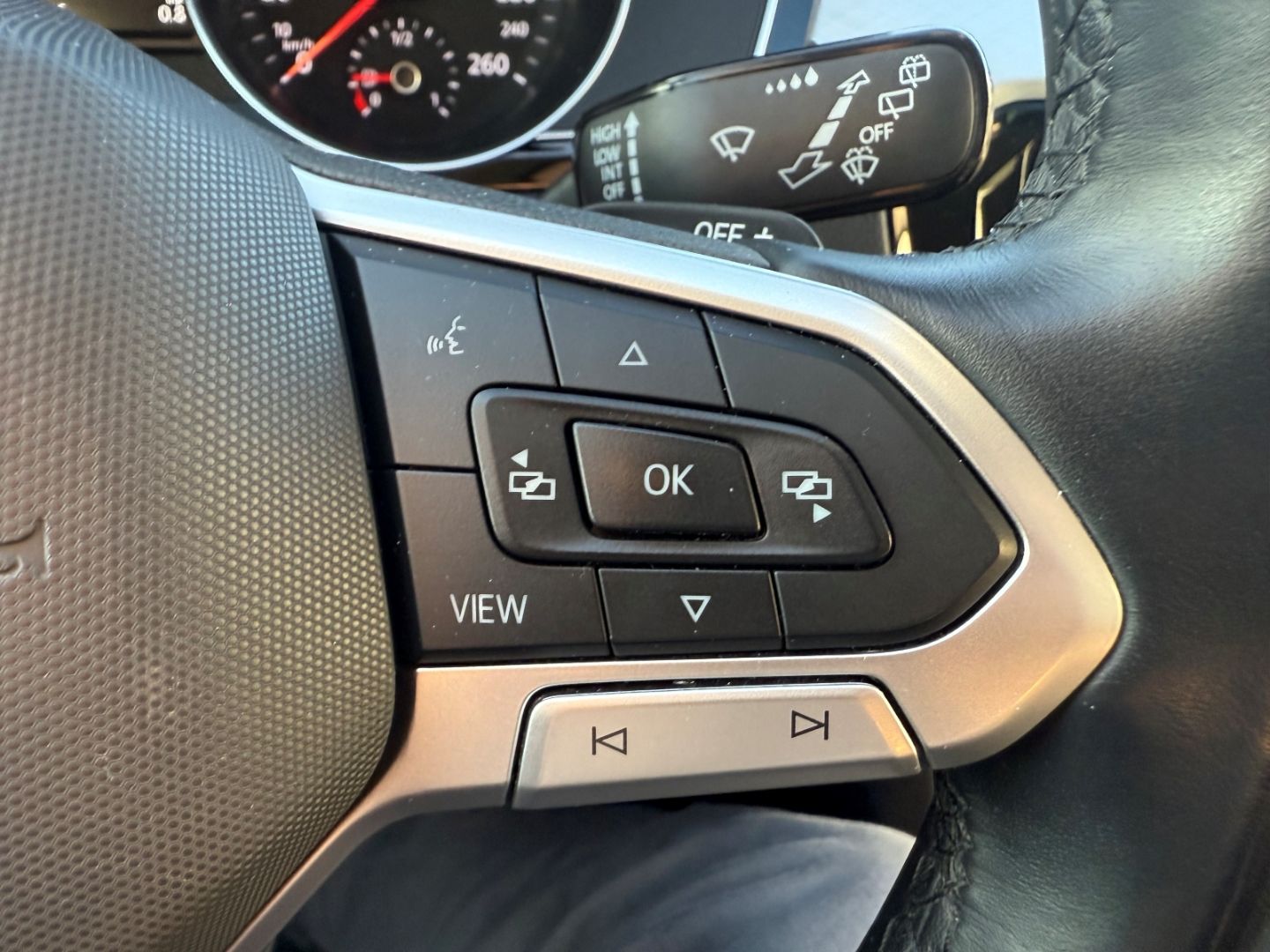 VW Passat Business AHK Navi LED ACC SHZ CarPlay And - Image 17