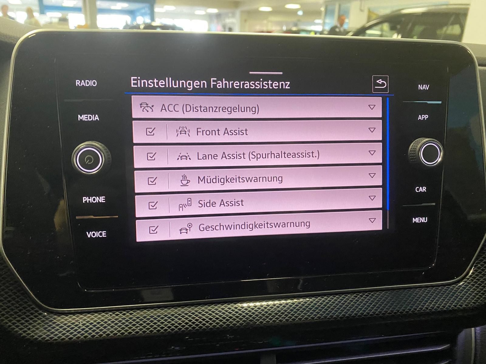 Fahrzeugabbildung Volkswagen T-Cross 1.5 TSI DSG BLACK STYLE R-Line+AHK+ACC++