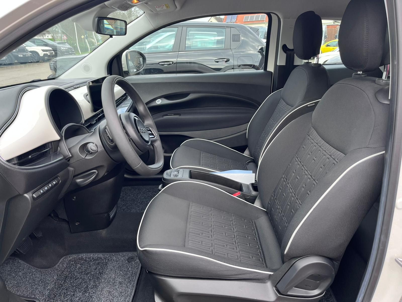 Fahrzeugabbildung Fiat 500e