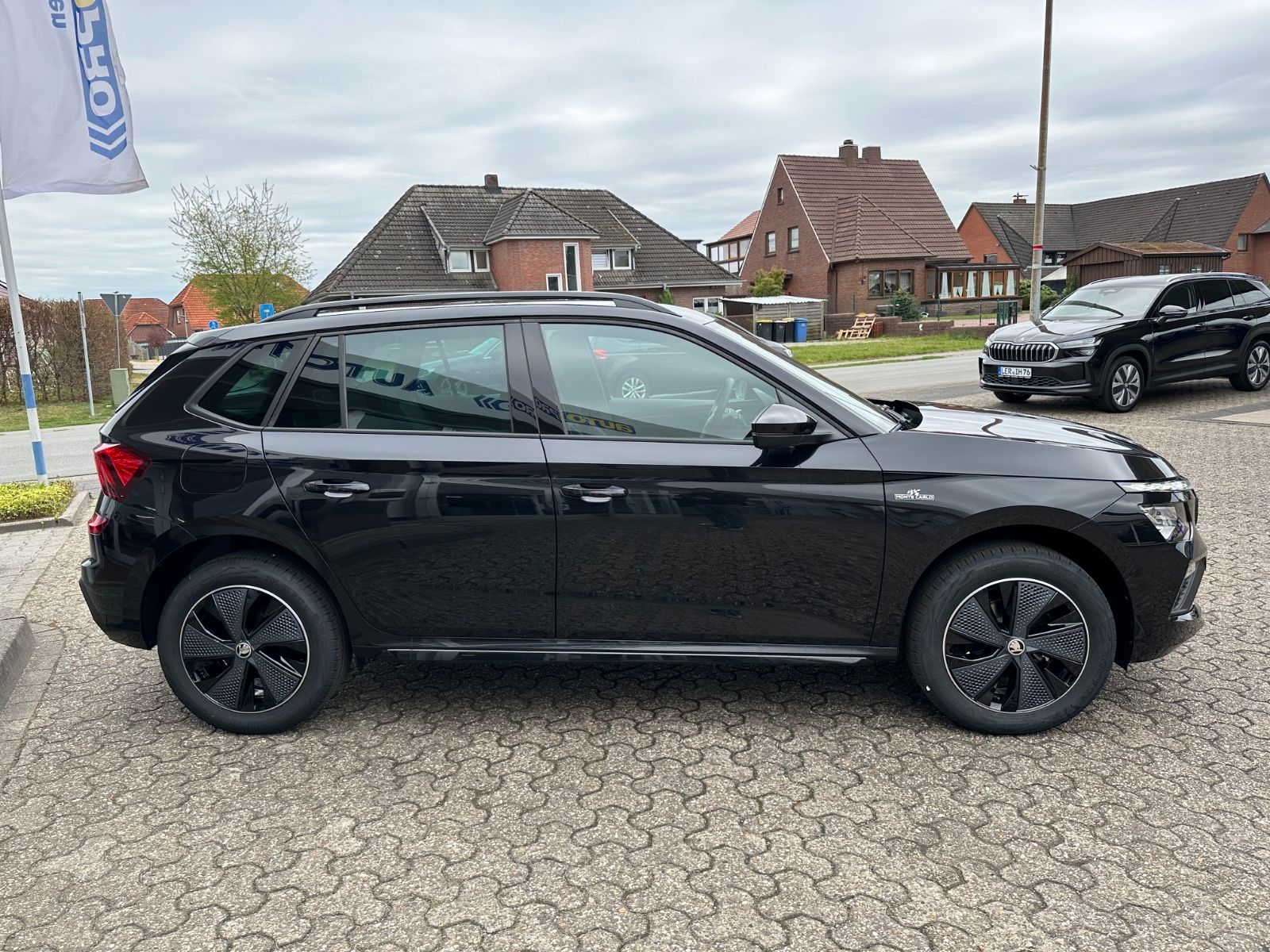 Fahrzeugabbildung SKODA Kamiq Monte Carlo 1.0 TSI DSG ACC/Matrix/Pano
