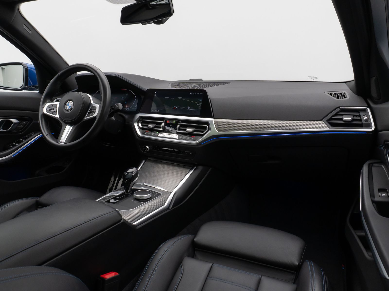 Fahrzeugabbildung BMW 320i M Sport Panorama Kamera HUD DAB HiFi Laser