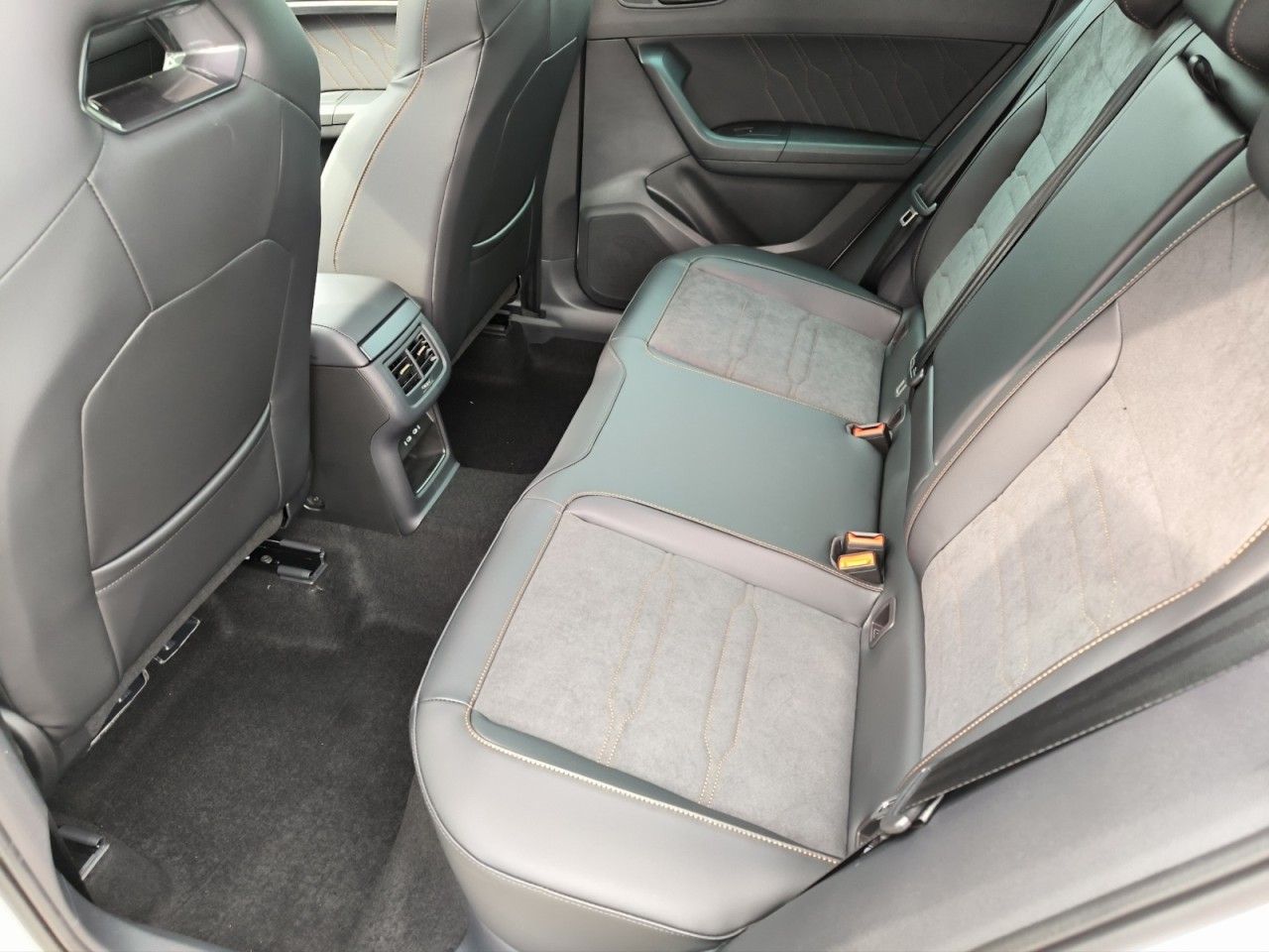 Fahrzeugabbildung CUPRA Ateca 2.0 TSI DSG 4Drive AHK NAVI