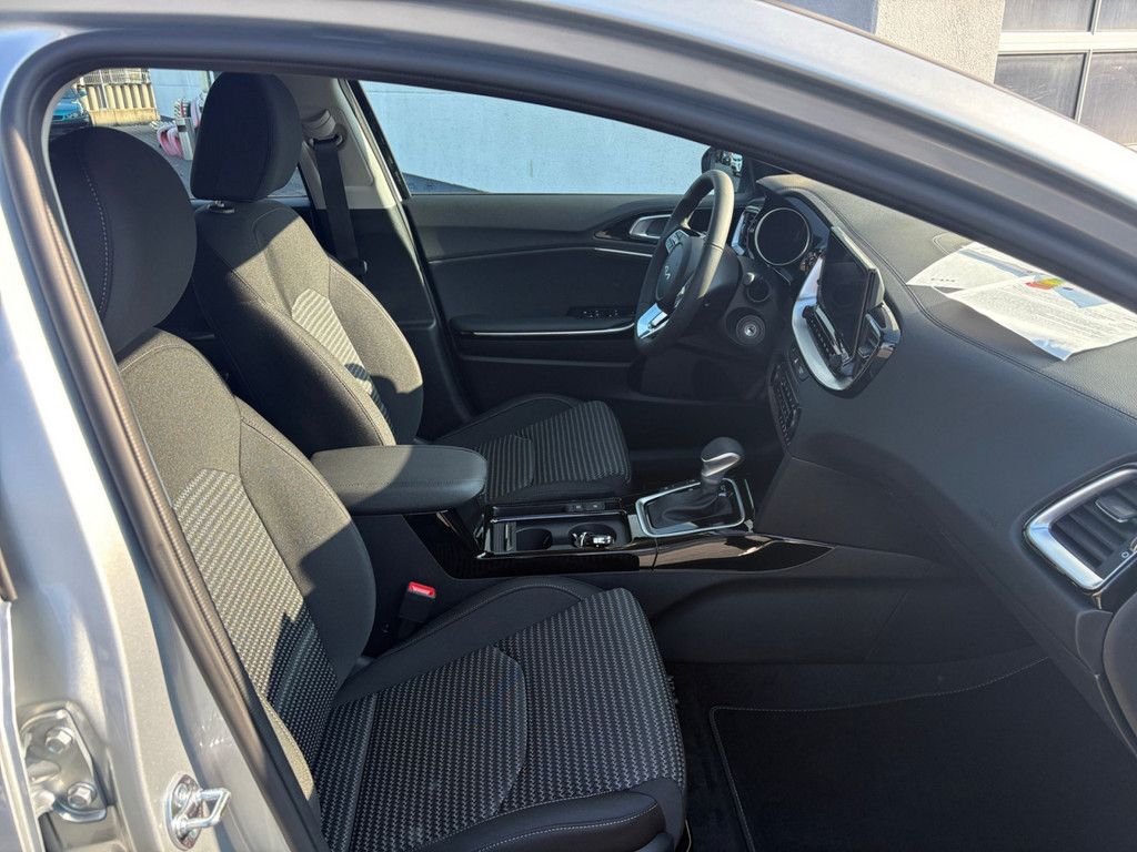Fahrzeugabbildung Kia Ceed 1.5 T-GDI DCT VIS KOMF+ (NAV)