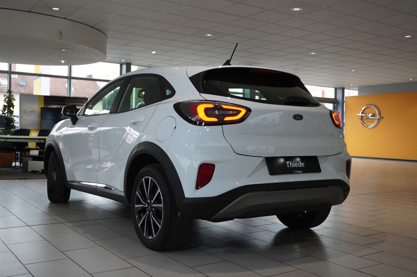 Fahrzeugabbildung Ford Puma 1.5D TITANIUM NAVI/LED/SHZ/TEMP./PDC/DAB+