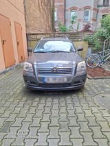 Toyota Avensis - Toyota Avensis aus 2005 mit Diesel-Antrieb