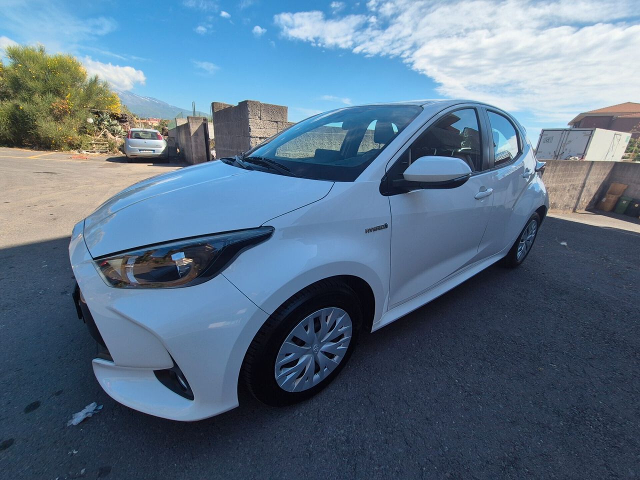 TOYOTA Yaris