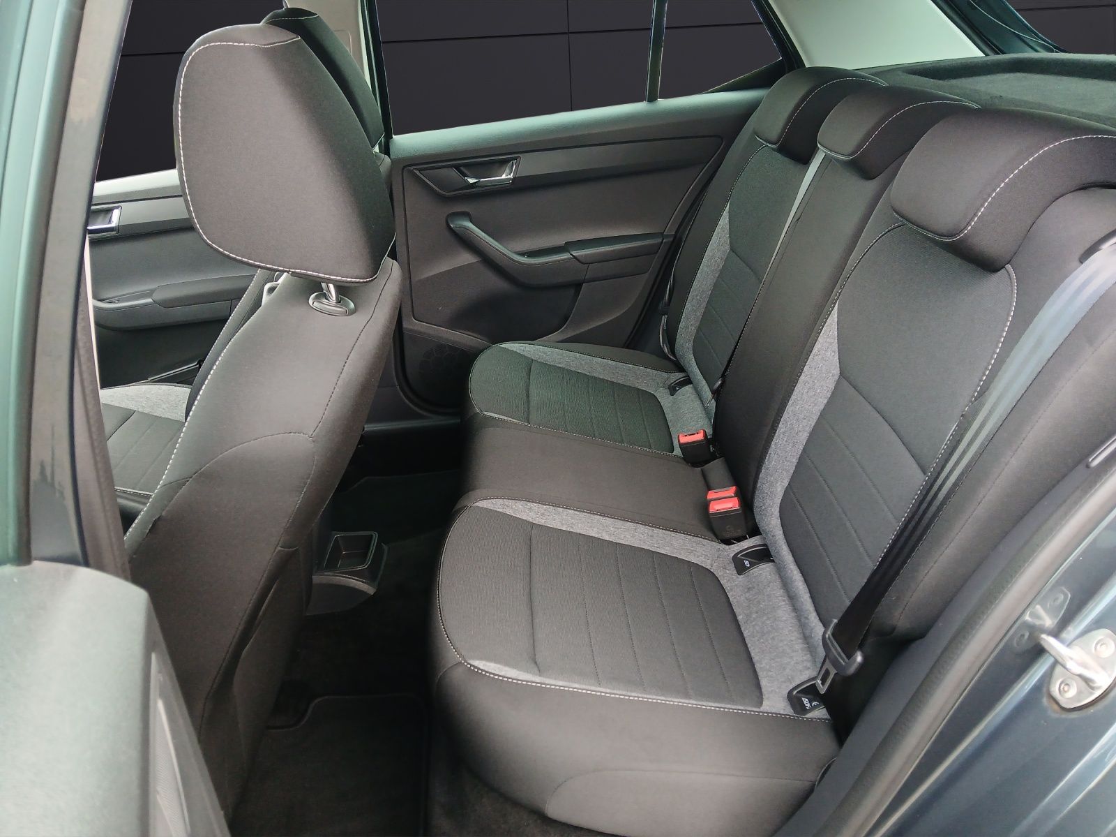 Fahrzeugabbildung SKODA Fabia TSI Drive-125 Climatronic GRA PDC SH LM