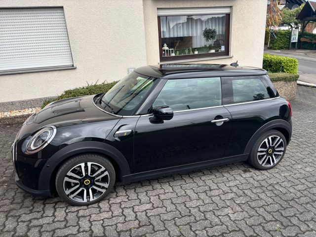 MINI Cooper SE Electric Trim  H&amp;K Pano LED 