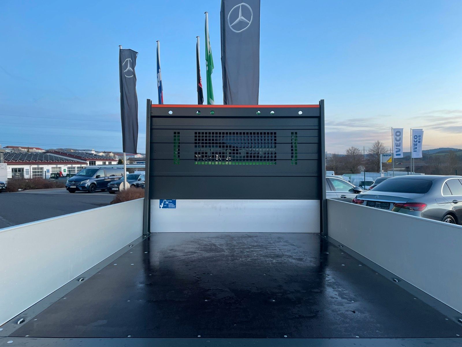 Fahrzeugabbildung Mercedes-Benz Sprinter 317 CDI DoKa 3665 9G Klima AHK3,5to