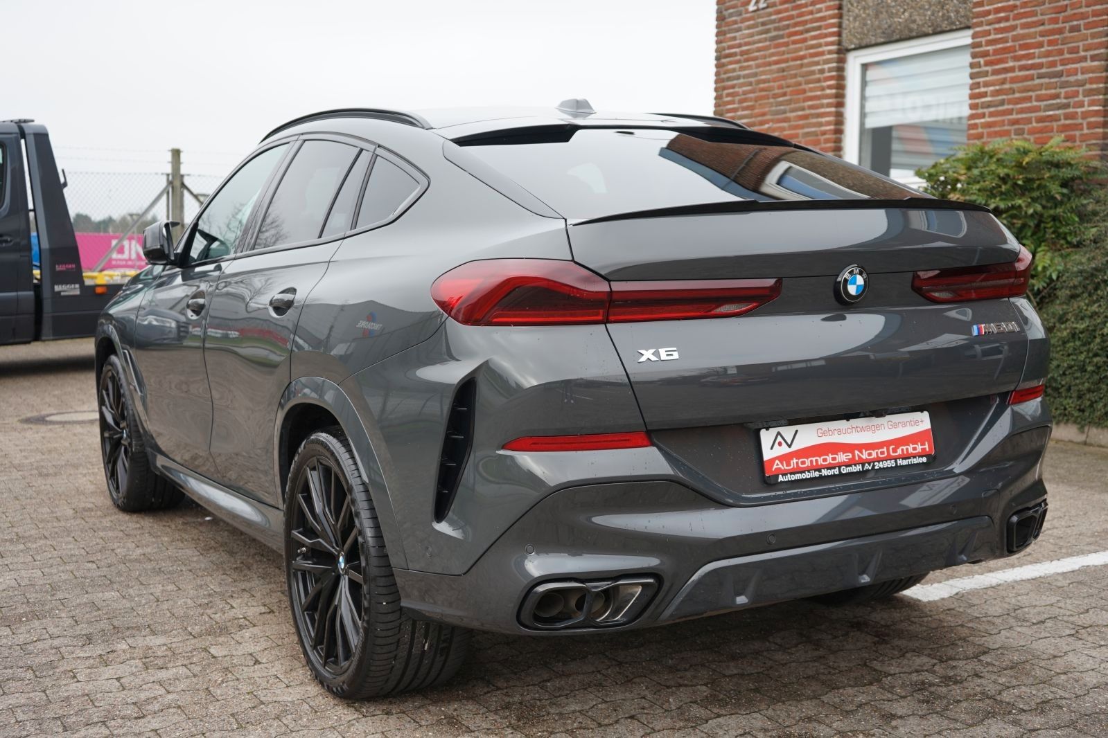 Fahrzeugabbildung BMW X6 M60 i xDrive M Sport Pro*Pano Sky*B&W*360