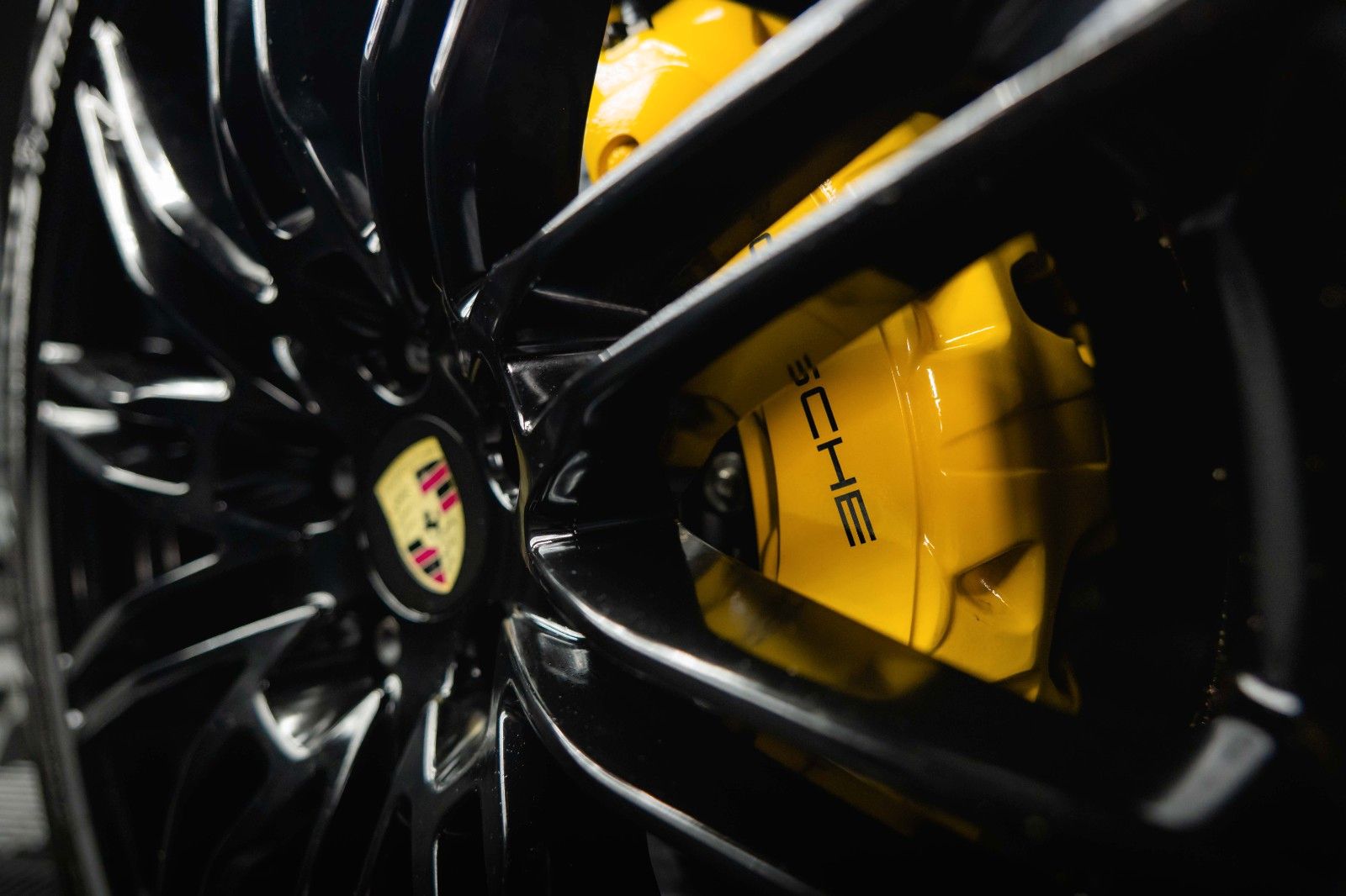 Fahrzeugabbildung Porsche Cayenne S Sport-Design Paket Carbon KERAMIK *LED