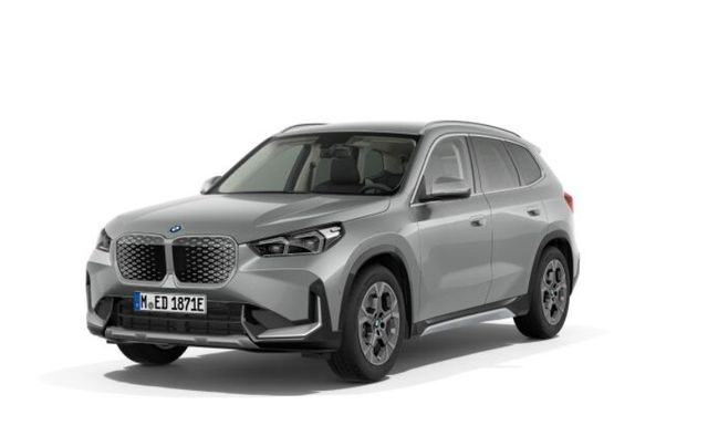 BMW iX1 eDrive20 xLine 18"LM AHK Premiumpaket Shz LE (Fahrzeug B00433254412620629139)