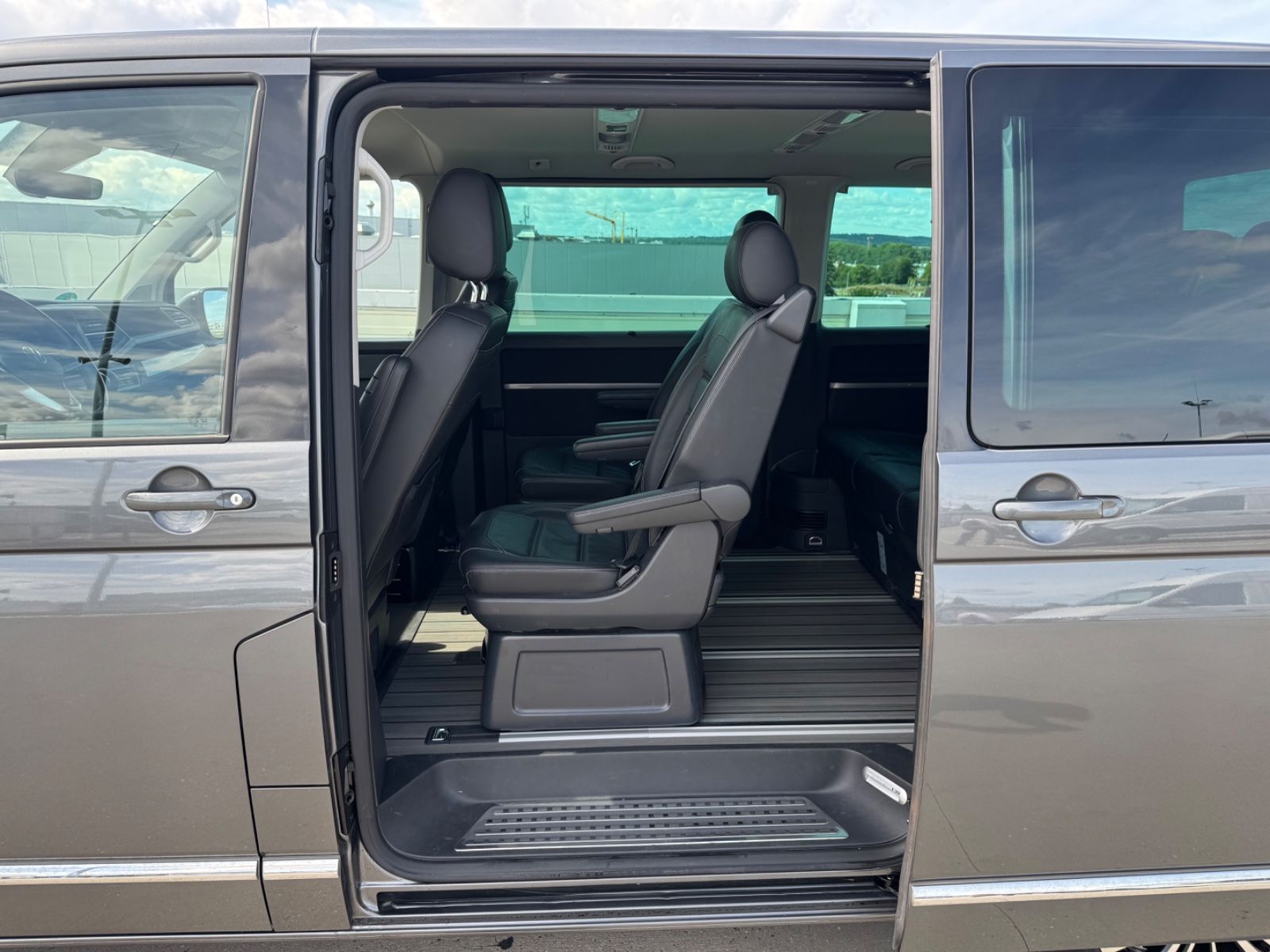 Volkswagen T6.1 Multivan 4M DSG 7-STZE VIRTU NAVI LED LEDER foto 25