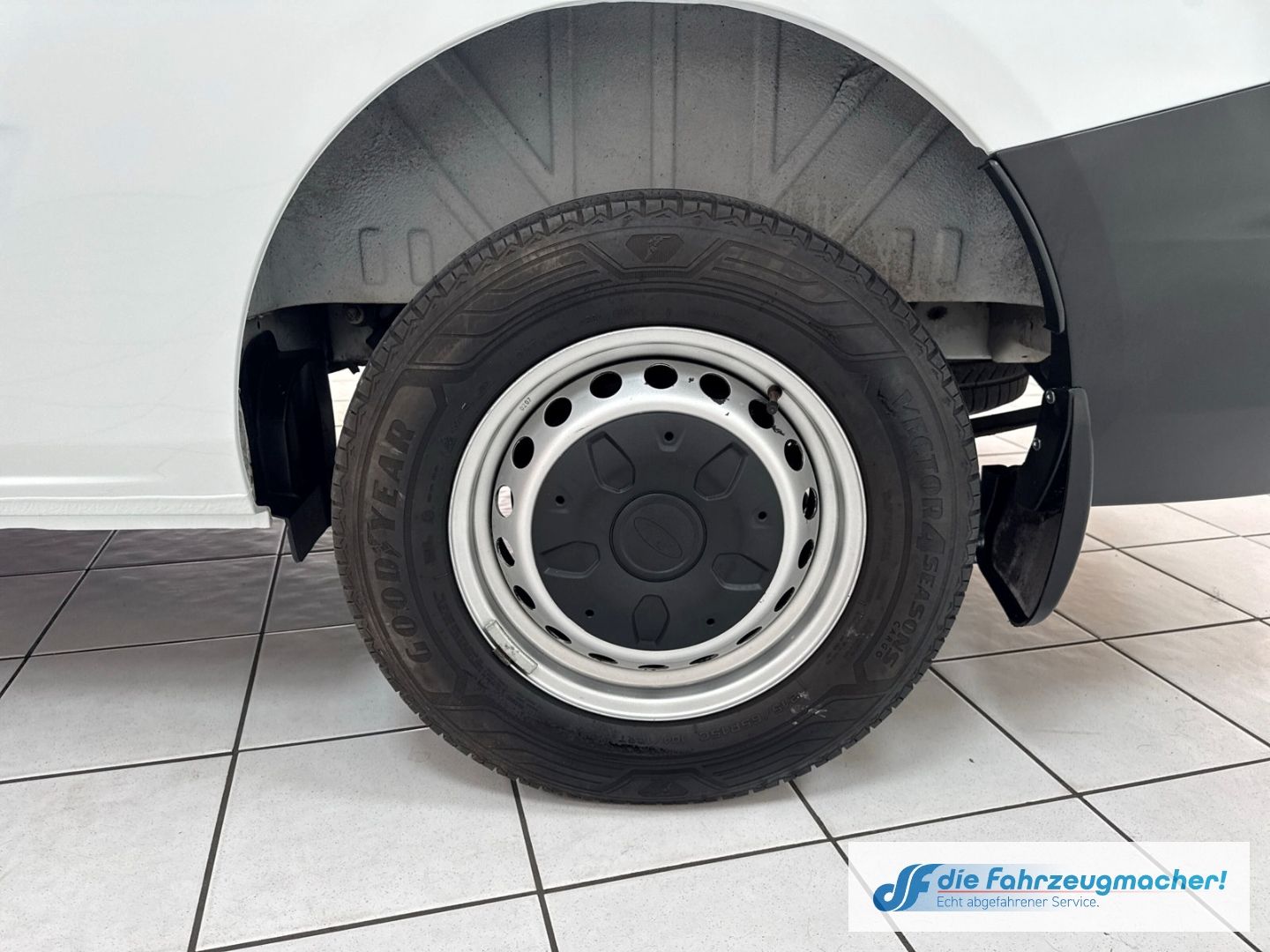 Fahrzeugabbildung Ford Transit Custom Kasten 280 L1 DAB SHZ Notbremsass