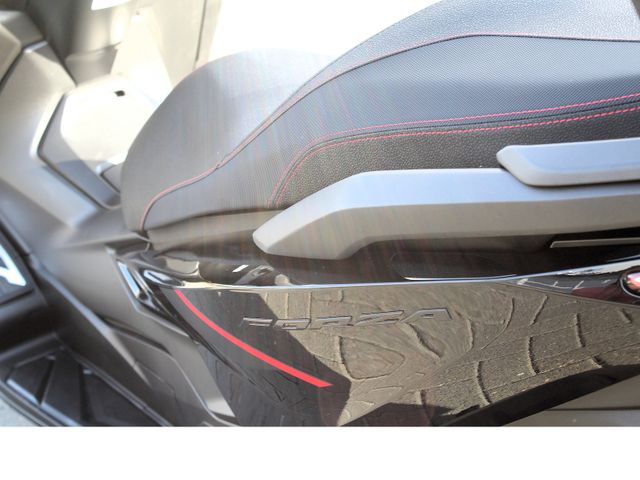 Honda Forza125 Special Edition