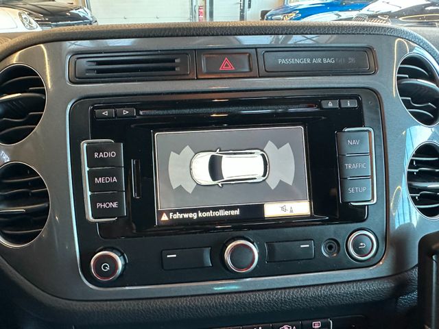 Volkswagen Tiguan Sport & Style 4Motion *BiXenon*Navi*AHK*