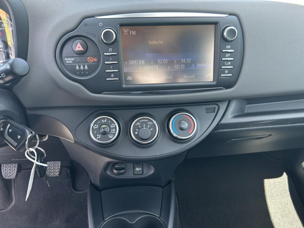 Fahrzeugabbildung Toyota Yaris 1.0 VVT-i Comfort