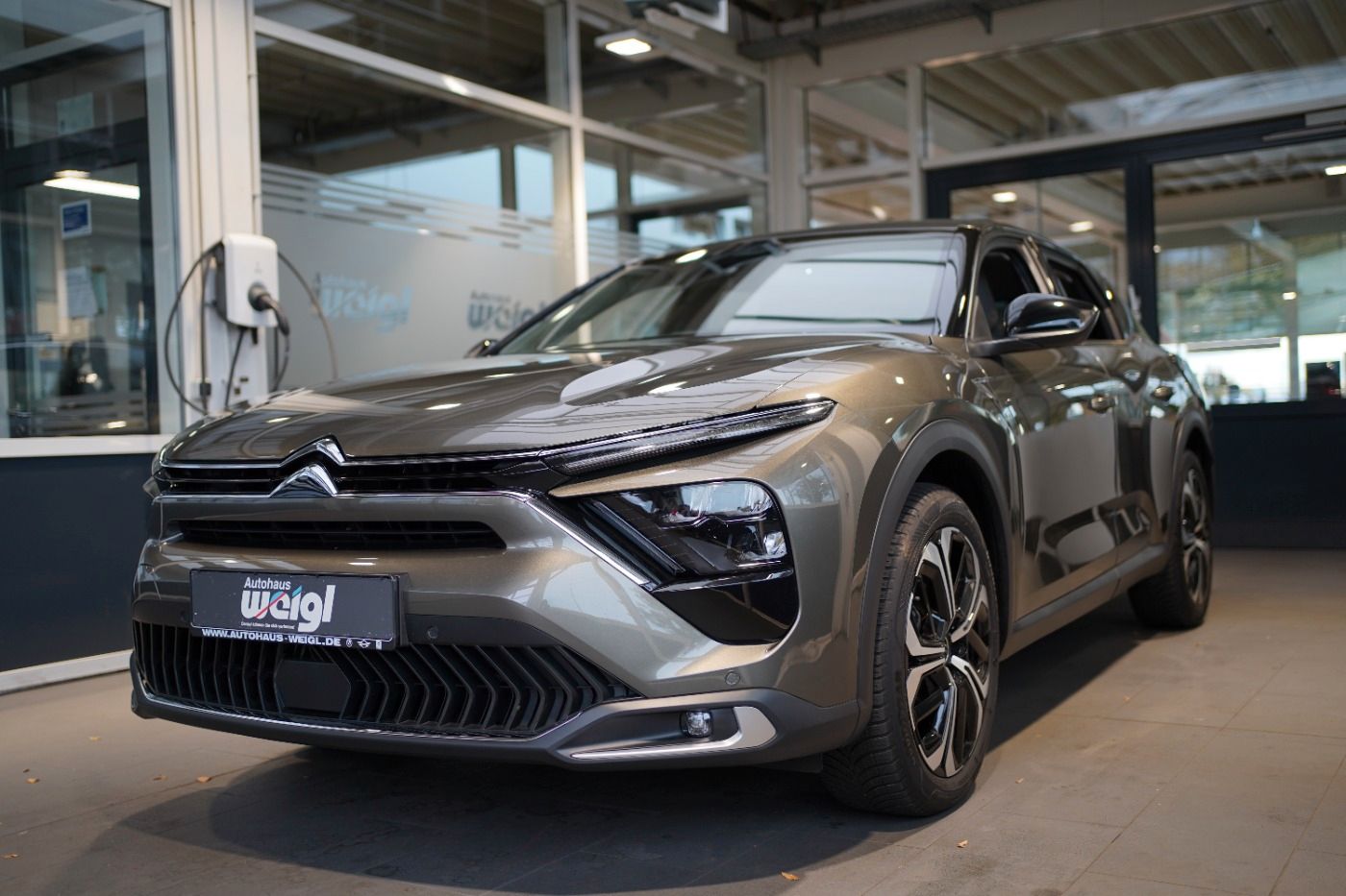 Fahrzeugabbildung Citroën C5 X PureTech 130 EAT8 Plus Automatik Leder Navi