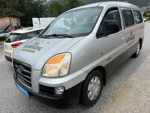 Hyundai H-1 Starex