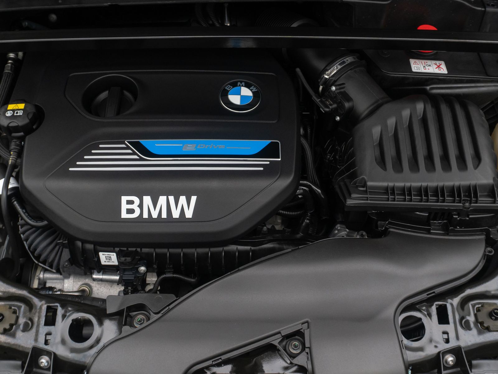Fahrzeugabbildung BMW X1 xD25e Sport Line Kamera HUD DAB Leder 18Zoll