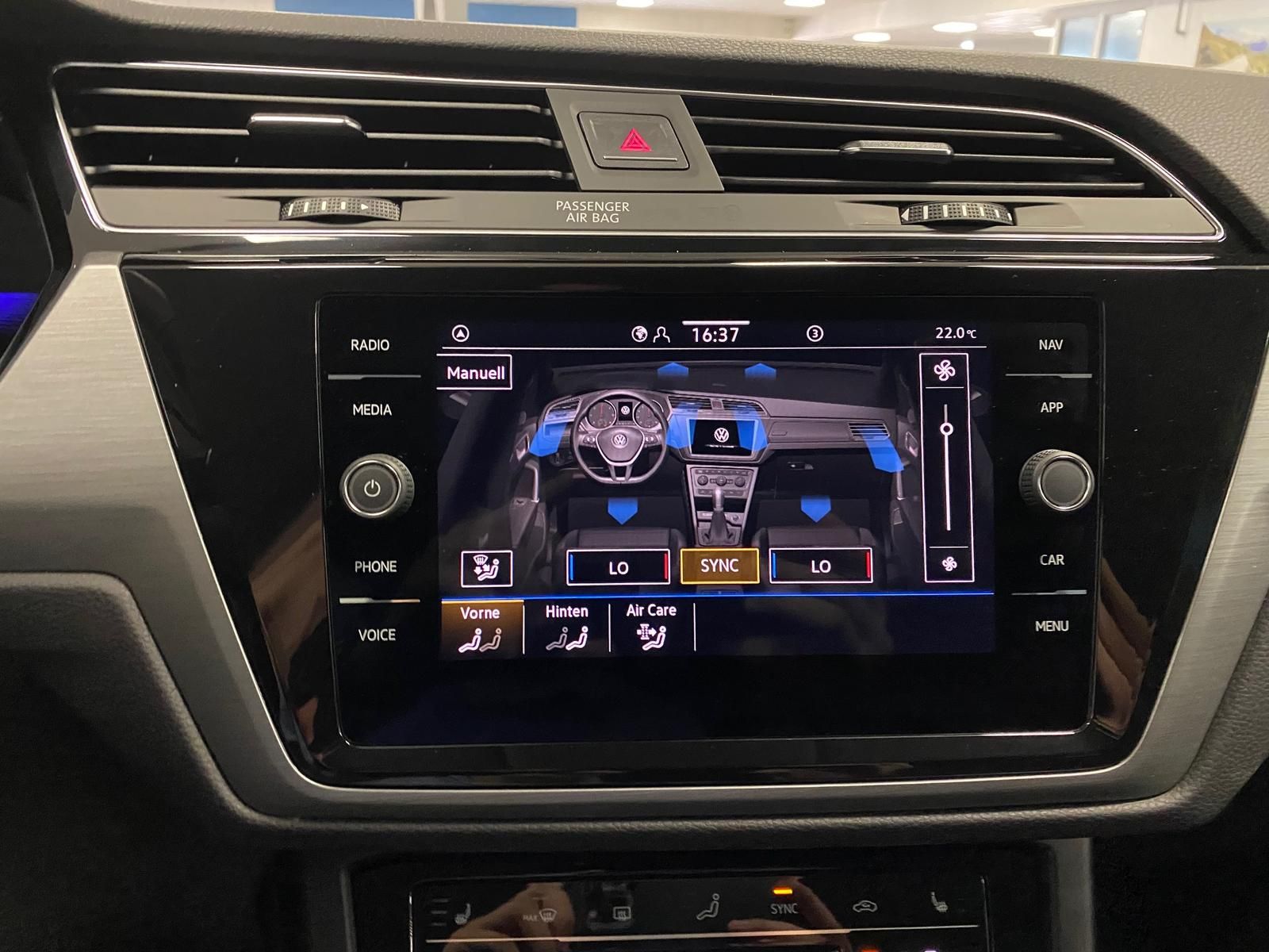 Fahrzeugabbildung Volkswagen Touran 1.5 TSI Comfortline+IQLIGHT+ACC+AHK+TOTWI