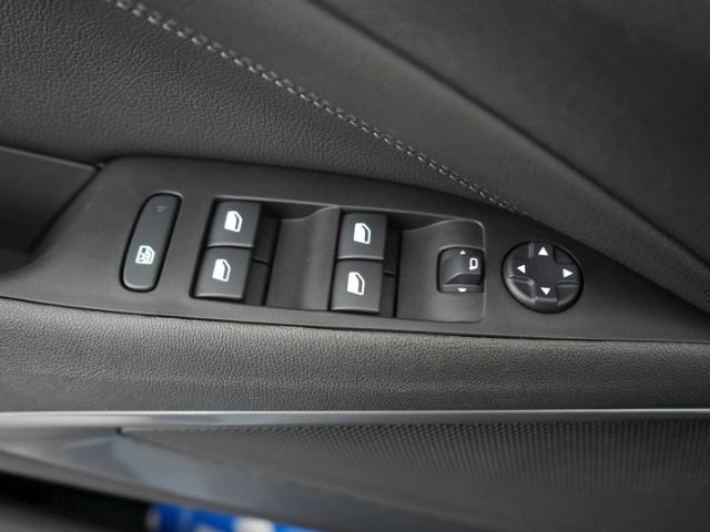 Crossland ELEGANCE PAKET AT+LED+NAVI+RÜCKFAHRKAM