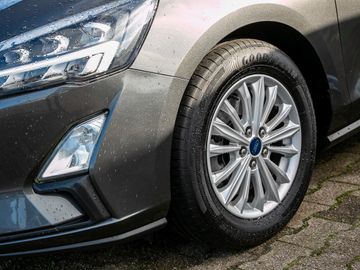 Ford Focus Turnier 1.0 Titanium Kamera Navi LED