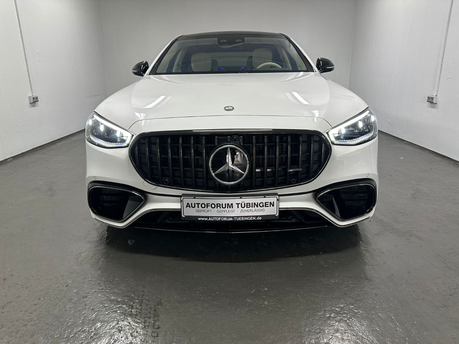 Fahrzeugabbildung Mercedes-Benz S 63 E Performance L  *KERAMIK*PANORAMA*TV*