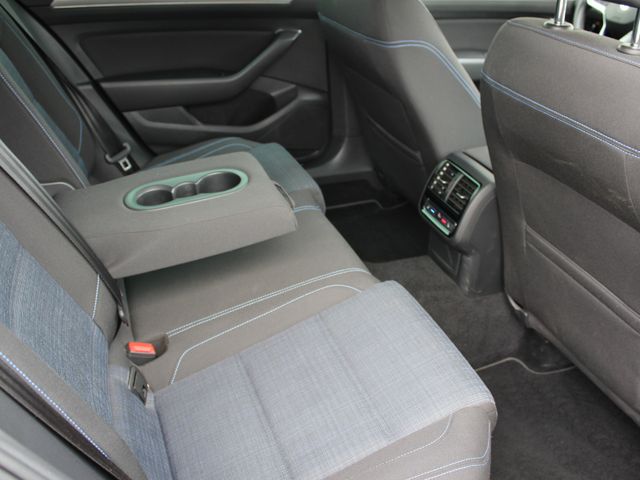Passat Variant 1,4 GTE Kamera*Navi*Matrix-LED*