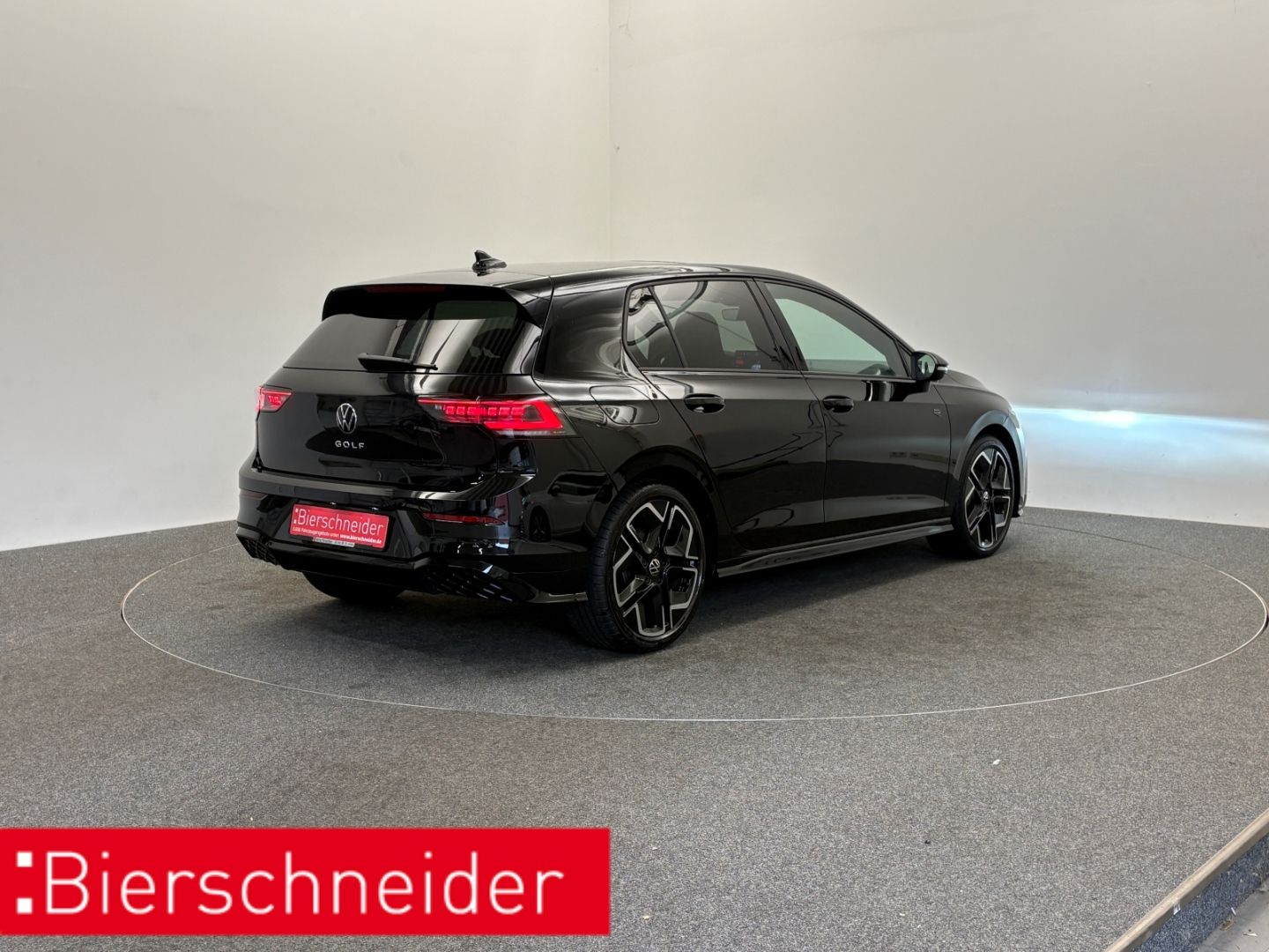Volkswagen Golf 8 2.0 TDI DSG R-Line ALU 18 ACC KAMERA PANO foto 4