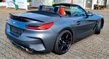 BMW Z4 M40i TOP, Frozen Grey & MagmaRot - BMW Z4 M40 mit Benzin-Antrieb: Cabrio