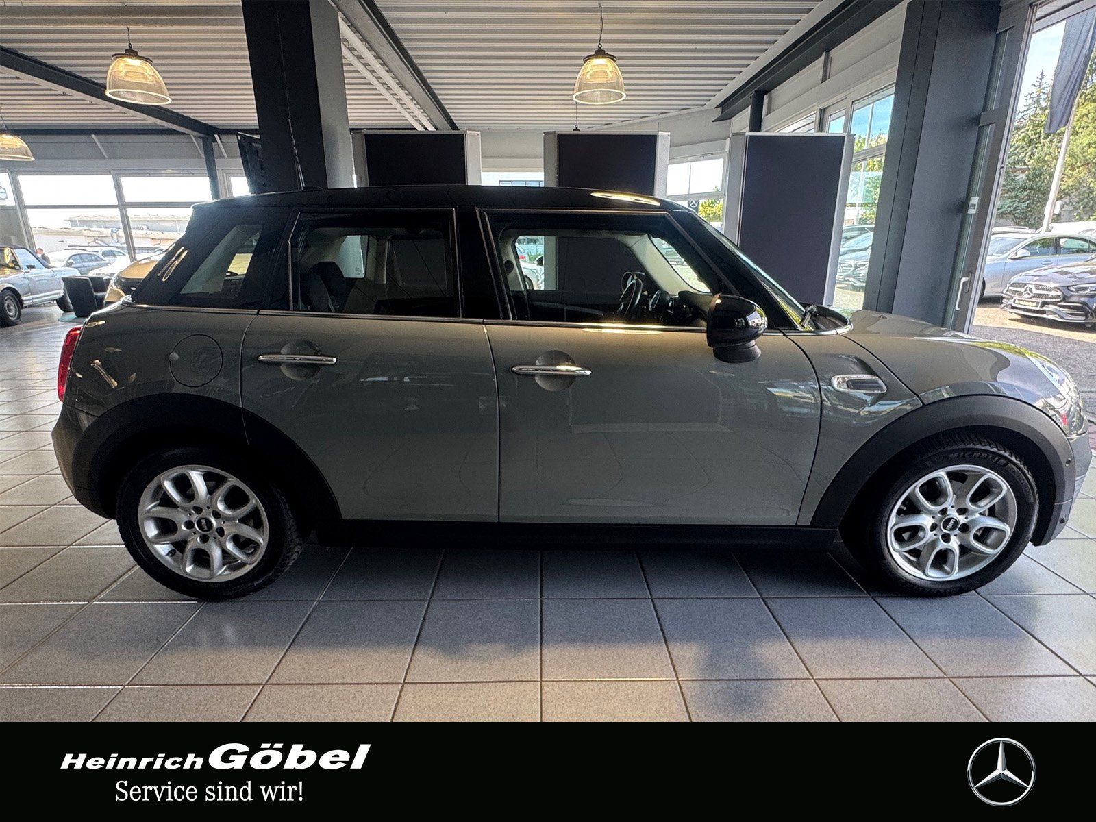 Fahrzeugabbildung MINI Mini Cooper