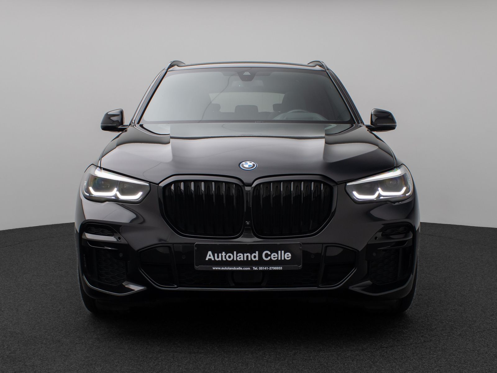 Fahrzeugabbildung BMW X5 xD45e M Sport Panorama 360° HUD DAB HiFi 21"