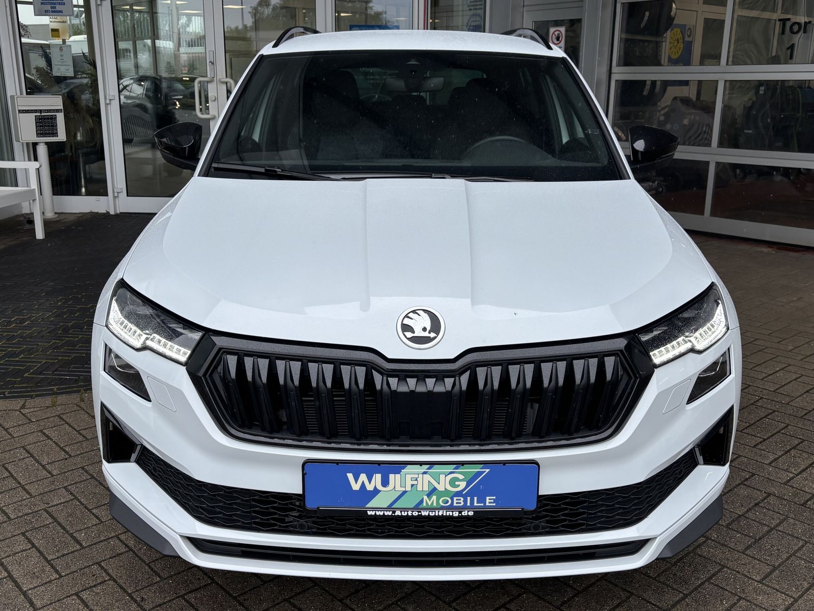 Skoda Karoq 2,0TSI Sportline 4x4 ACC Leder Kamera LED imagem 2