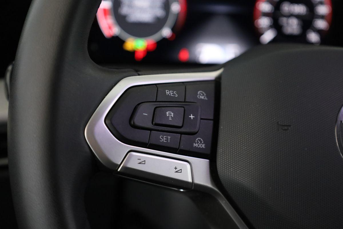 Volkswagen Golf 2.0 TDI DSG Life LED Digi App SHZ ACC Kam, миниатюра 16