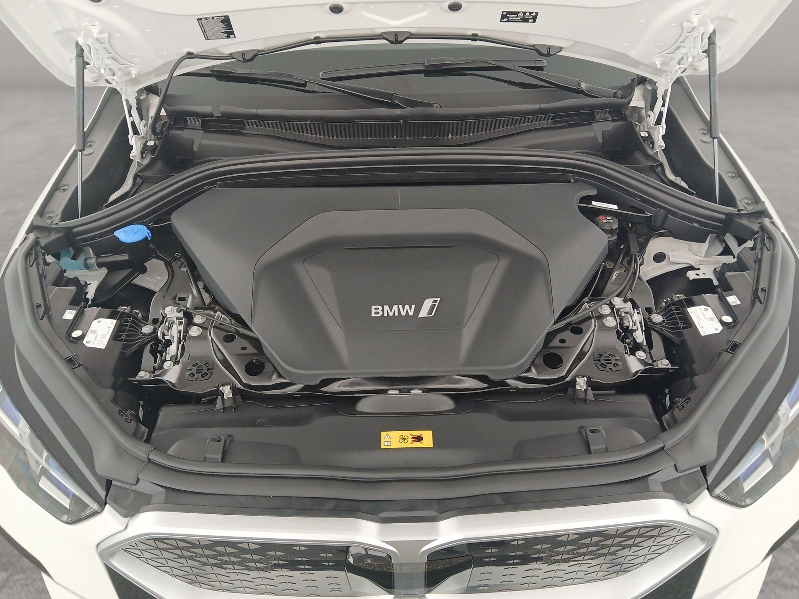 BMW iX2 - Bild 15