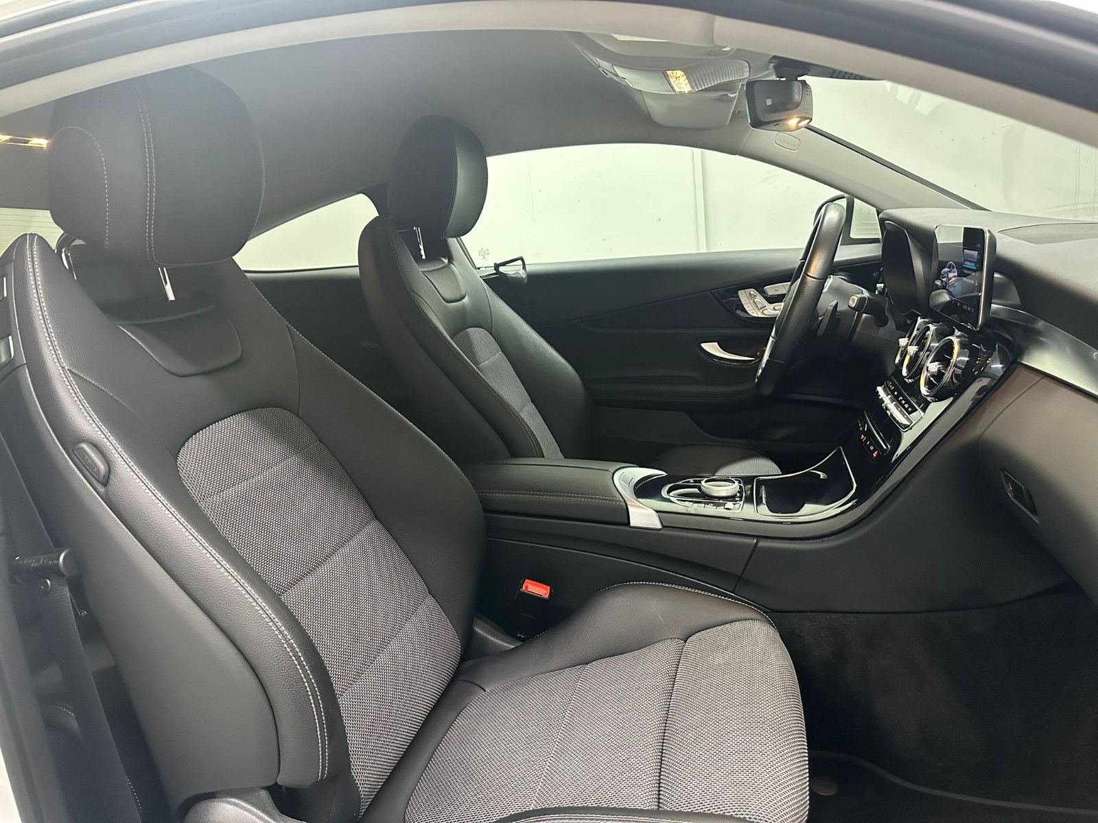 Fahrzeugabbildung Mercedes-Benz C 220 d COUPE Autom. *TEMPO*SH*LED*KAMERA*NAVI*