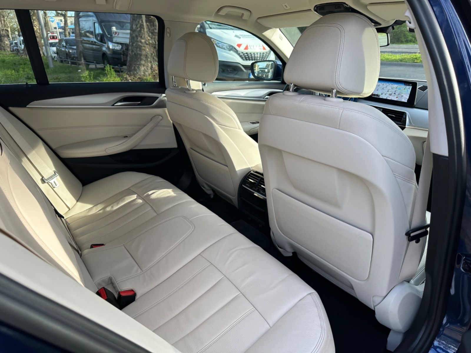 Fahrzeugabbildung BMW 530d xDrive*HeadUp*Softclose*AHK*Totwinkel*