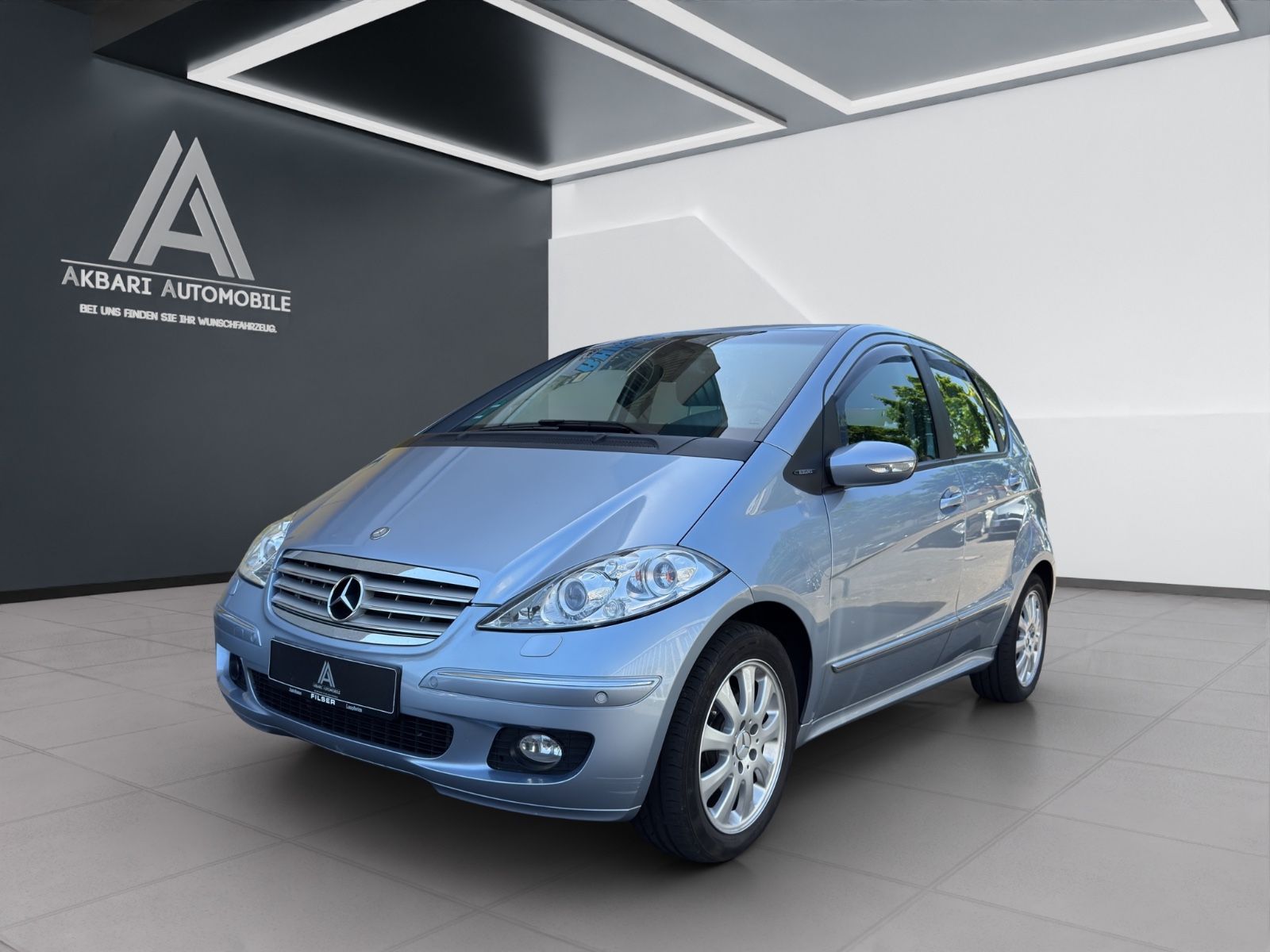 Fahrzeugabbildung Mercedes-Benz A 200*Klima*Sitzheiz*Bi-Xenon*Einparkhilfe*