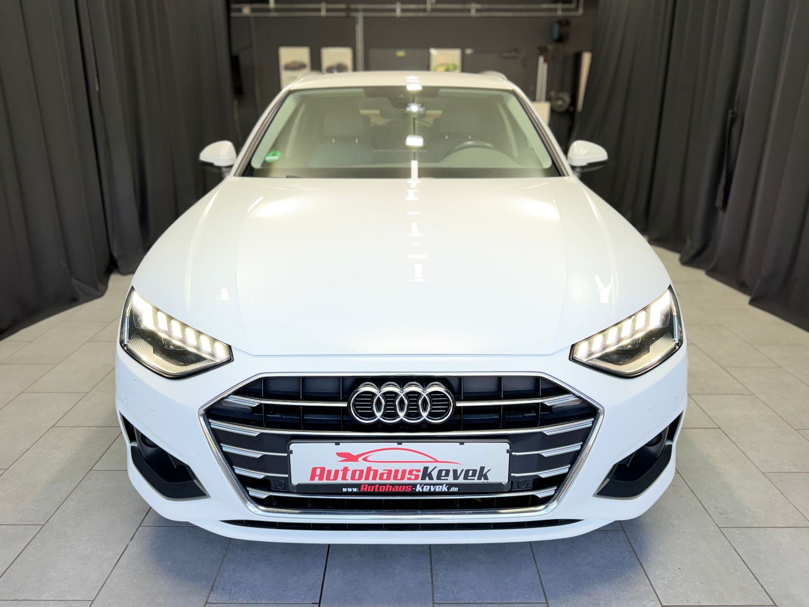 Fahrzeugabbildung Audi A4 Avant 35 TDI advanced|MATRIX|LCI|RF-KAMERA