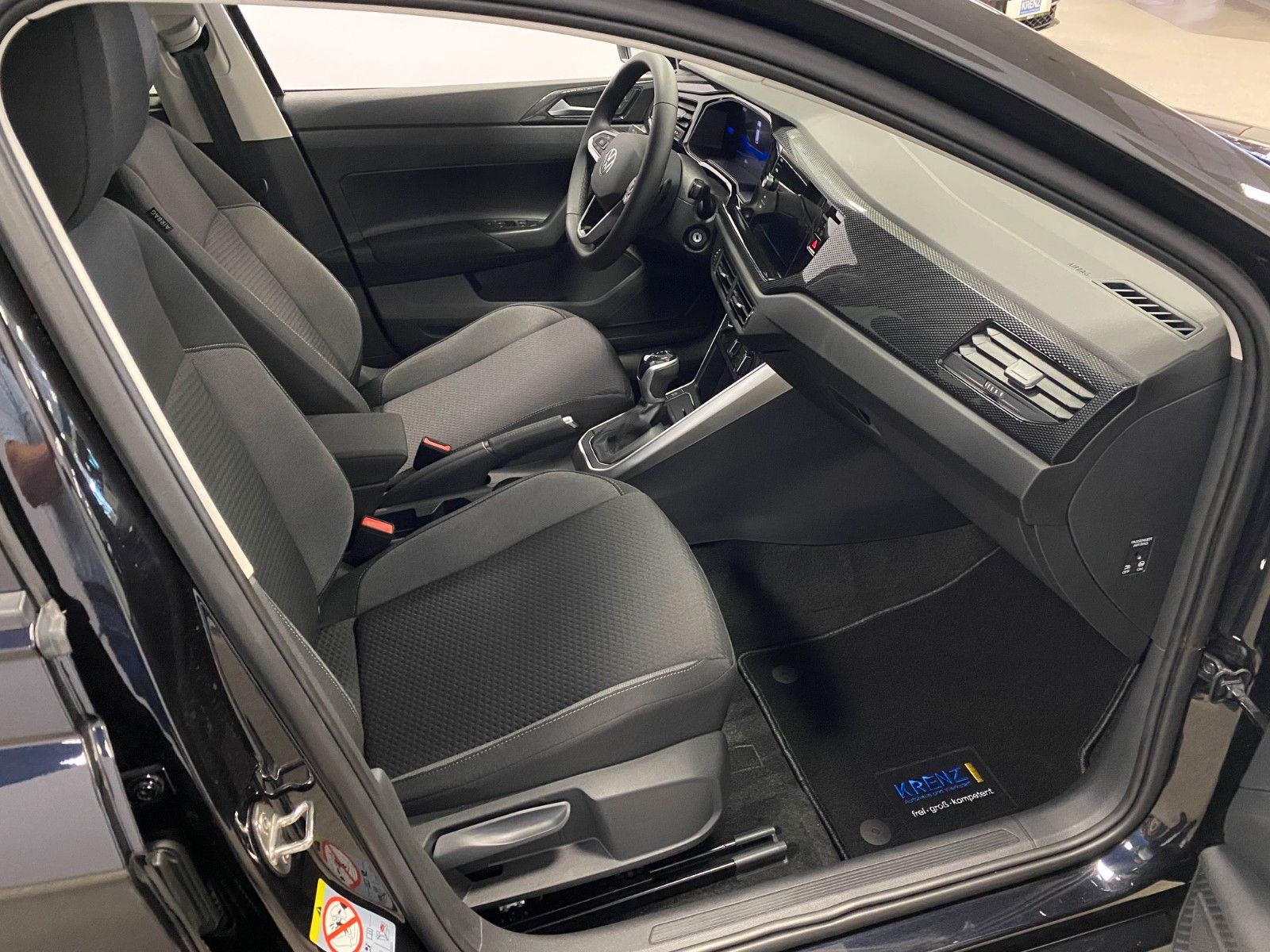 Fahrzeugabbildung Volkswagen Polo 1.0 TSI 70kW DSG Life+ALLWETTER+APP+GARANTI