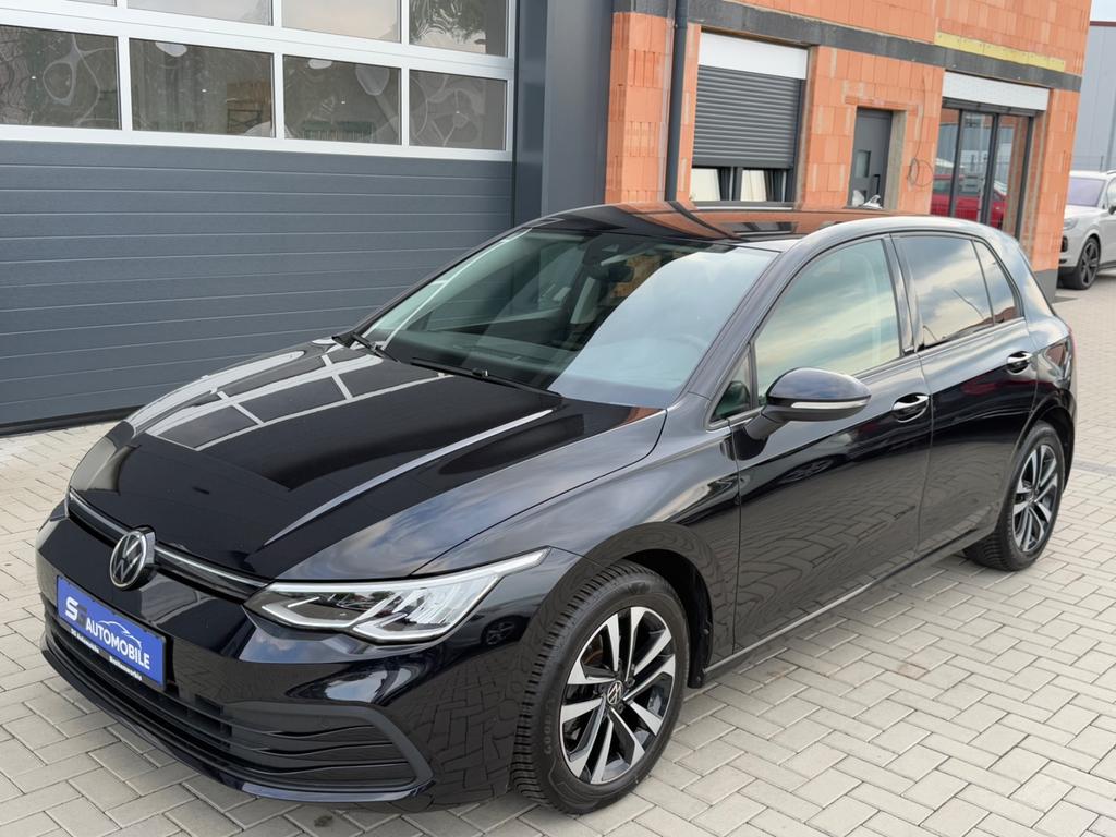Volkswagen Golf VIII Lim United LEDACCAHKNAVI150PS 2021